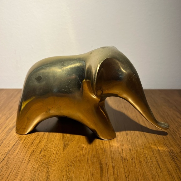 Brass very heavy elephant figurine, vintage with patina mid-century, modern - Picture 6 of 8